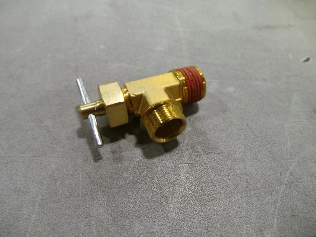 121894C1 - OEM ENGINE VALVE - CASE CONSTRUCTION