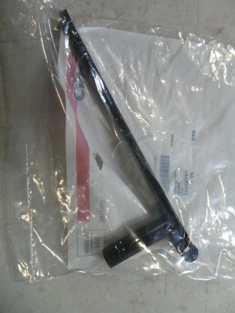 255453A1 - OEM LEVER HANDLE/W - CASE CONSTRUCTION