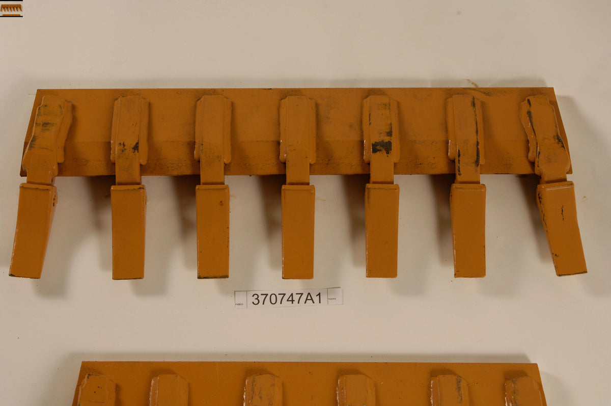 370747A1 - OEM TOOTH BUCKET - CASE CONSTRUCTION