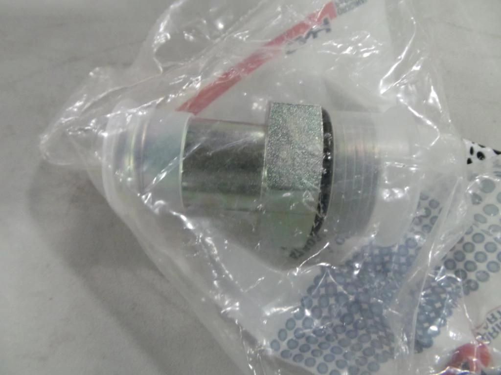 47503592 - OEM HYDRAULIC HOSE FITTING 1IN BARB X 1 5/16IN O-RING BOSS - CASE CONSTRUCTION