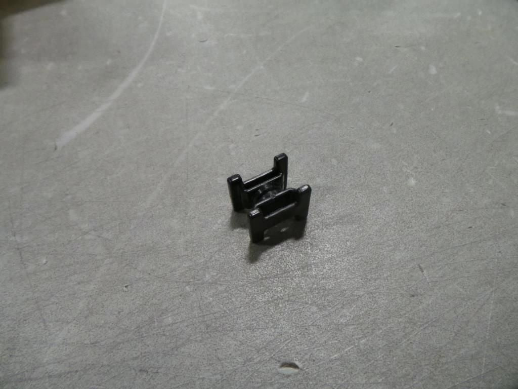 84318895 - OEM SWIVEL TIE BASE SPACER - CASE CONSTRUCTION