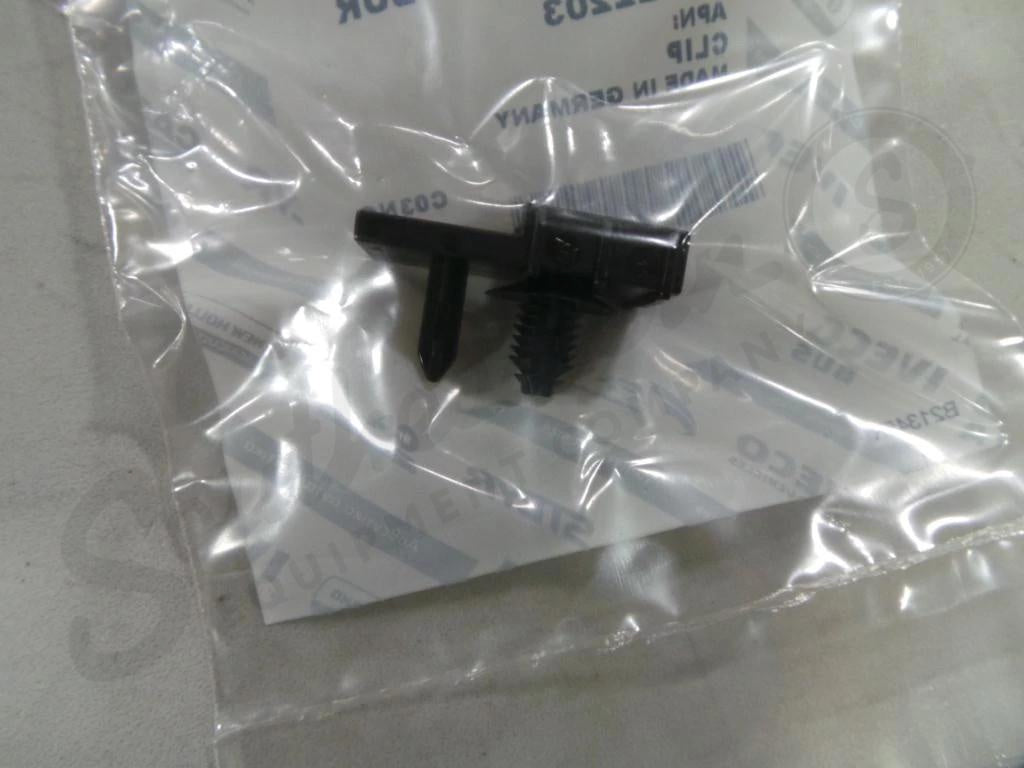 84322203 - OEM CLIP - CASE CONSTRUCTION