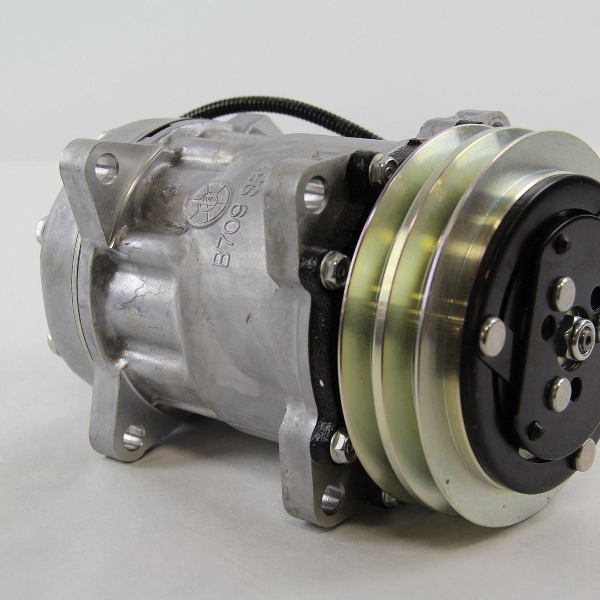 85812045R - OEM REMANUFACTURED AC COMPRESSOR - CASE CONSTRUCTION