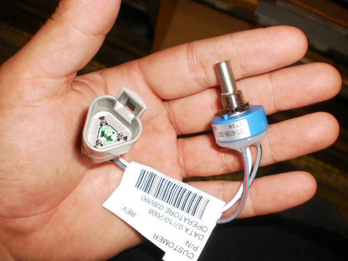 87423841 - OEM POTENTIOMETER - CASE CONSTRUCTION