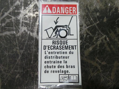 87453133 - OEM DANGER DECAL CRUSH HAZARD FRENCH - CASE CONSTRUCTION