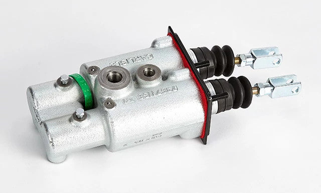 87714038 - OEM MASTER CYLINDER 130.25MM STROKE - CASE CONSTRUCTION