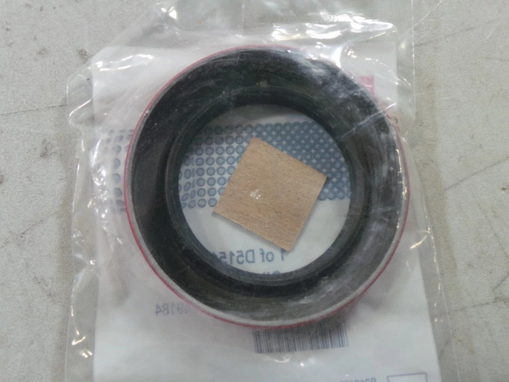 D51517 - OEM SEAL OIL - CASE CONSTRUCTION