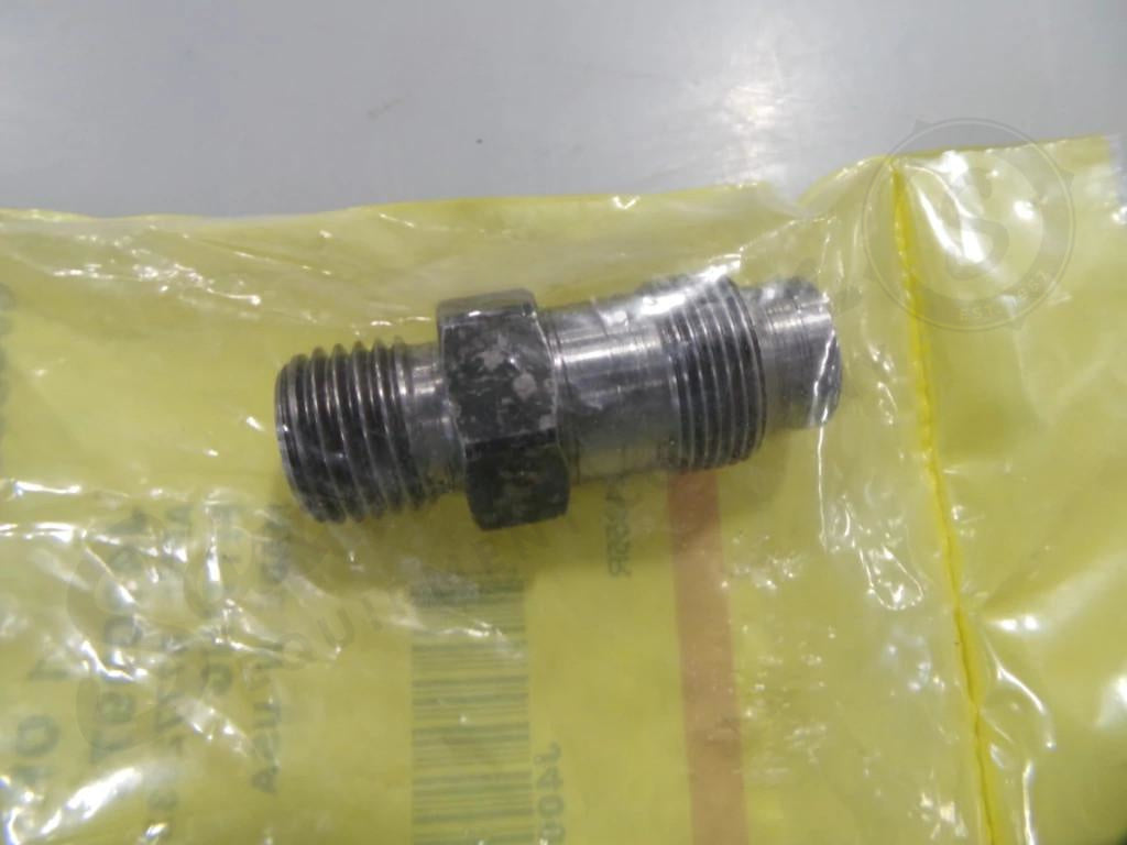 J4009971 - OEM FITTING - CASE CONSTRUCTION