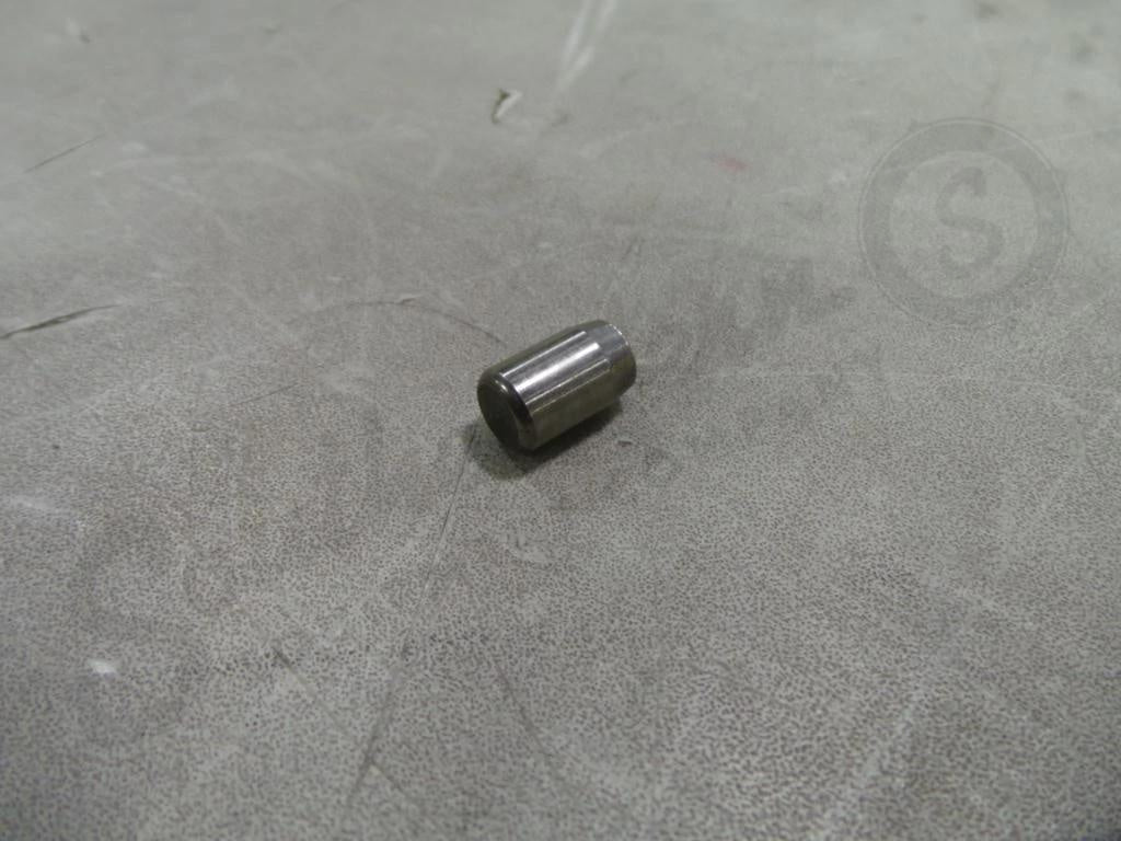 J900257 - OEM PIN - CASE CONSTRUCTION