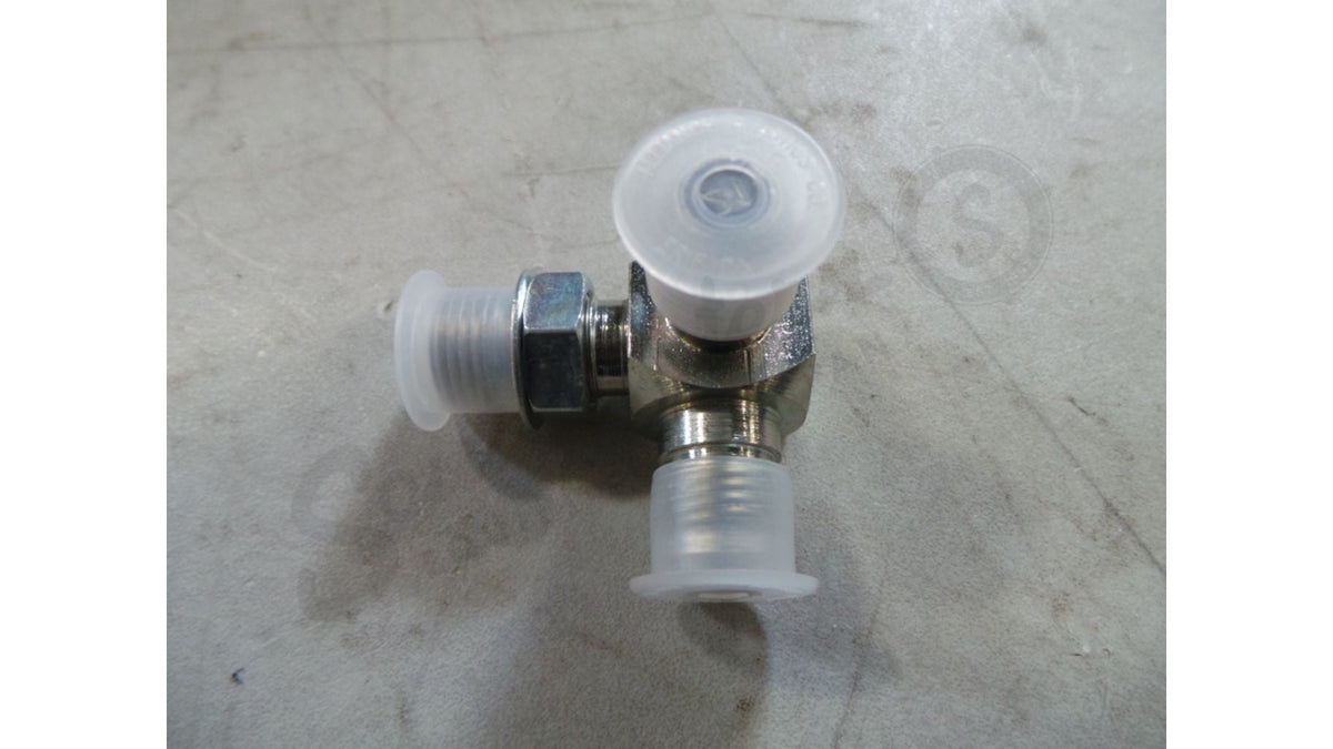 L104616 - OEM TEE - CASE CONSTRUCTION