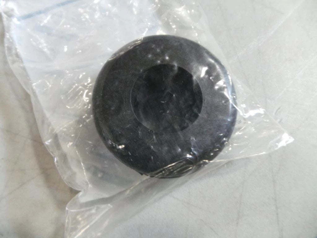 R40721 - OEM GROMMET INSERT RUBBER - CASE CONSTRUCTION