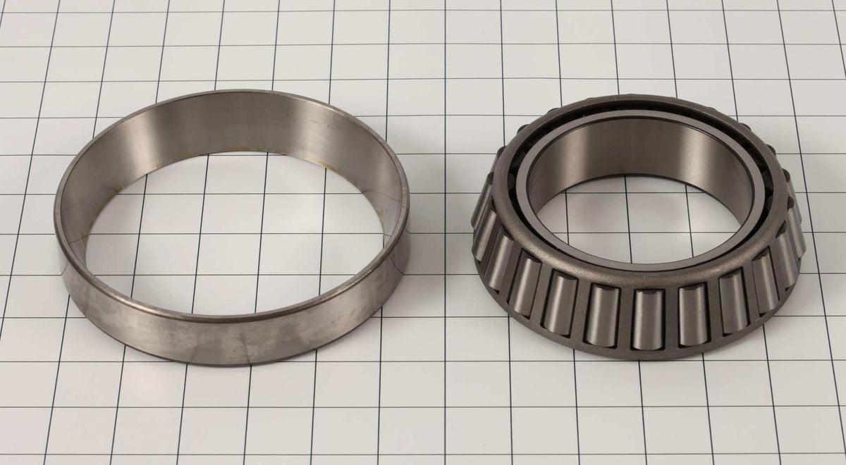 7001947 - OEM BEARING CUP/CONE KIT - JLG