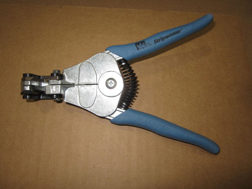 7002828 - OEM WIRE STRIPPER FOR 10-20 GAUGE - JLG
