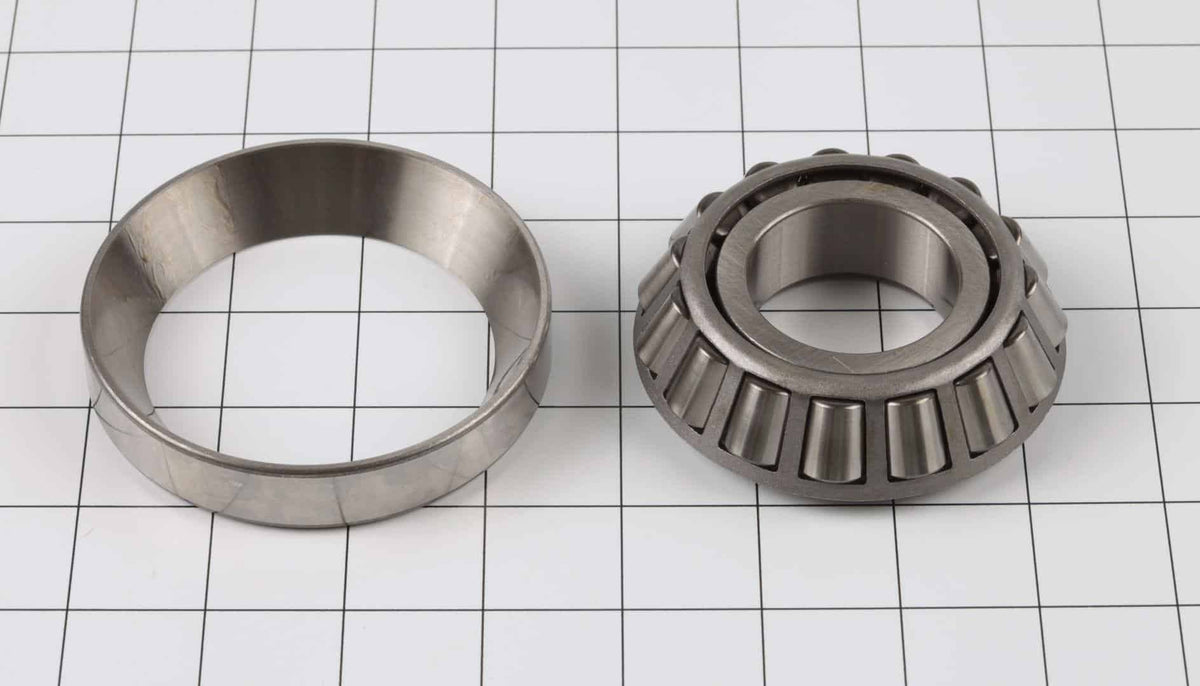 7022588 - OEM REAR BEARING - JLG