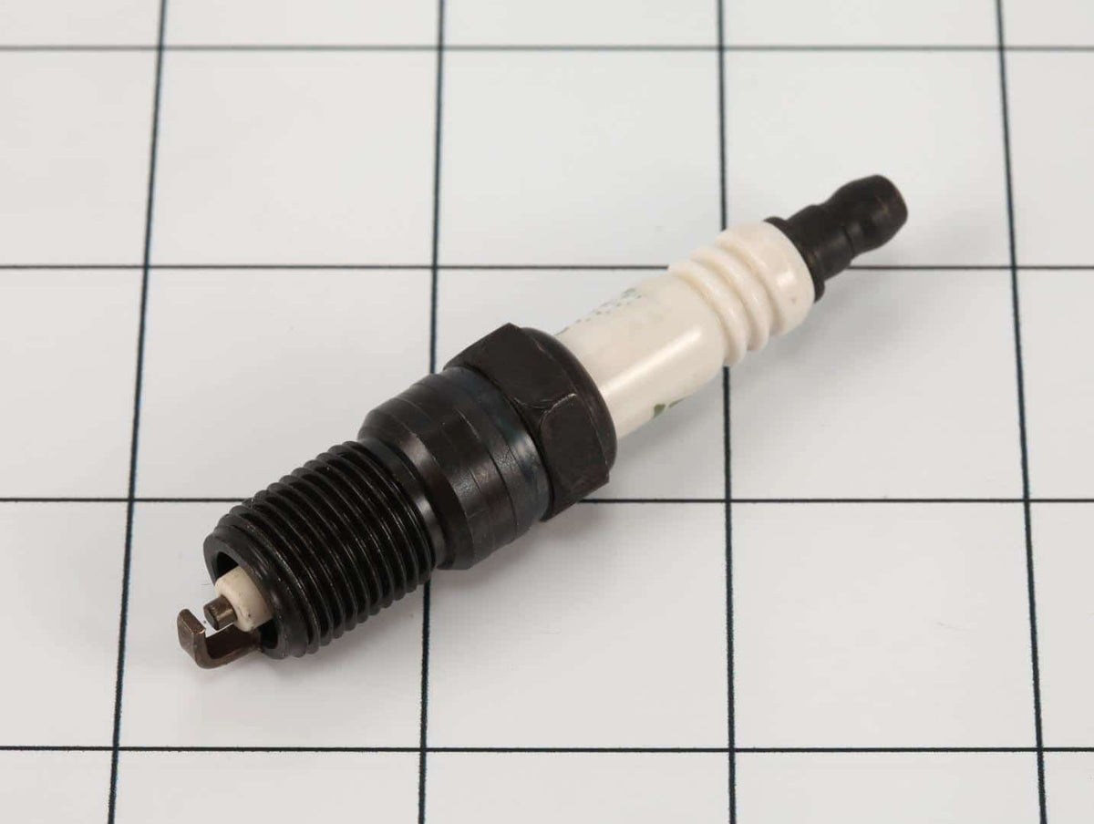 GN28647GT - OEM SPARK PLUG - JLG