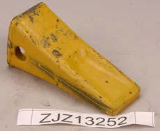 ZJZ13252 - OEM BUCKET TOOTH - CASE CONSTRUCTION