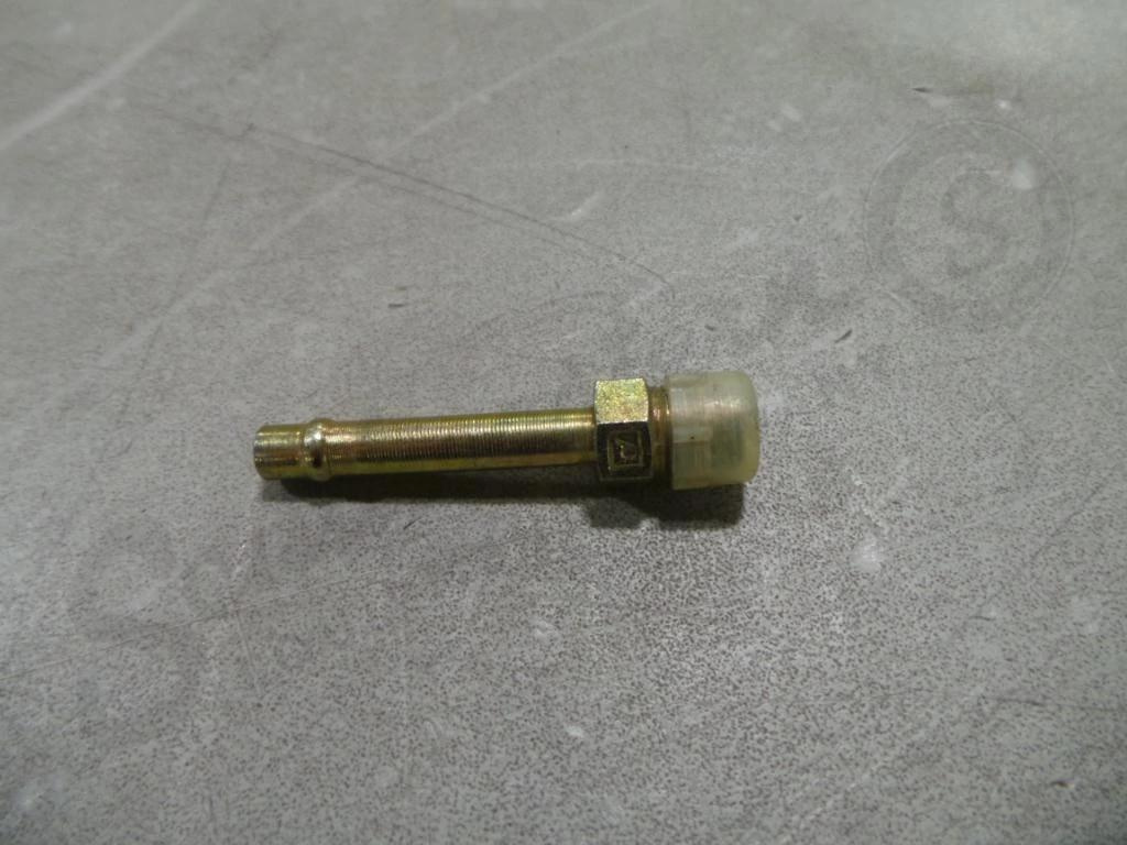 Fitting – 1/4″ Hose x 1/8″ NPTF Beaded